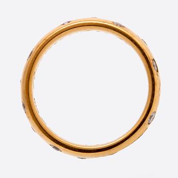 Ring 18K med briljanter ca 0,30 ct totalt, storlek 16,75/53, total vikt 6,4 g.