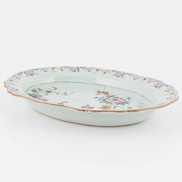 Stekfat, porslin, Kina, Qing dynastin, Qianlong (1736-95).