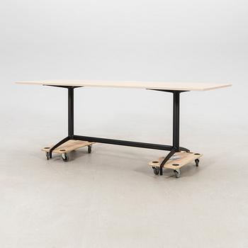 Pensi Design Studio, "Carma" table for Akaba.