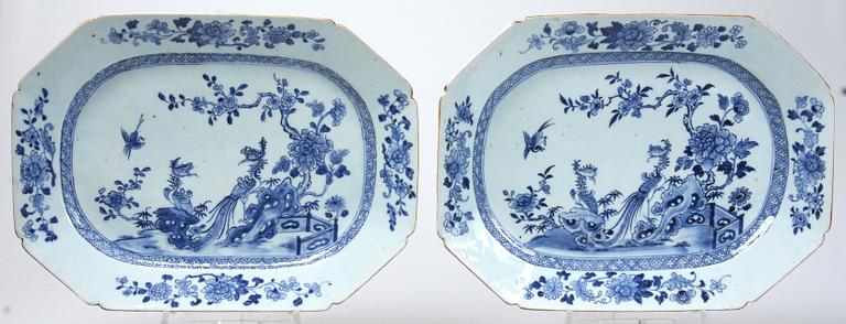 STEKFAT, ett par, porslin, Kina, 1700-tal.