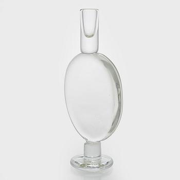 Oiva Toikka, A glass candle holder, signed Oiva Toikka Nuutajärvi Notsjö.
