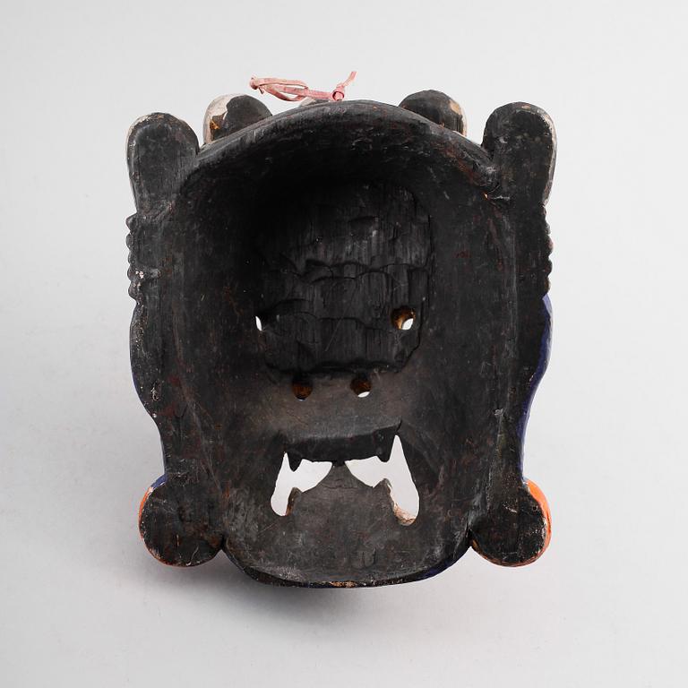 MASK, målat trä, möjligen Tibet, 1900-tal.