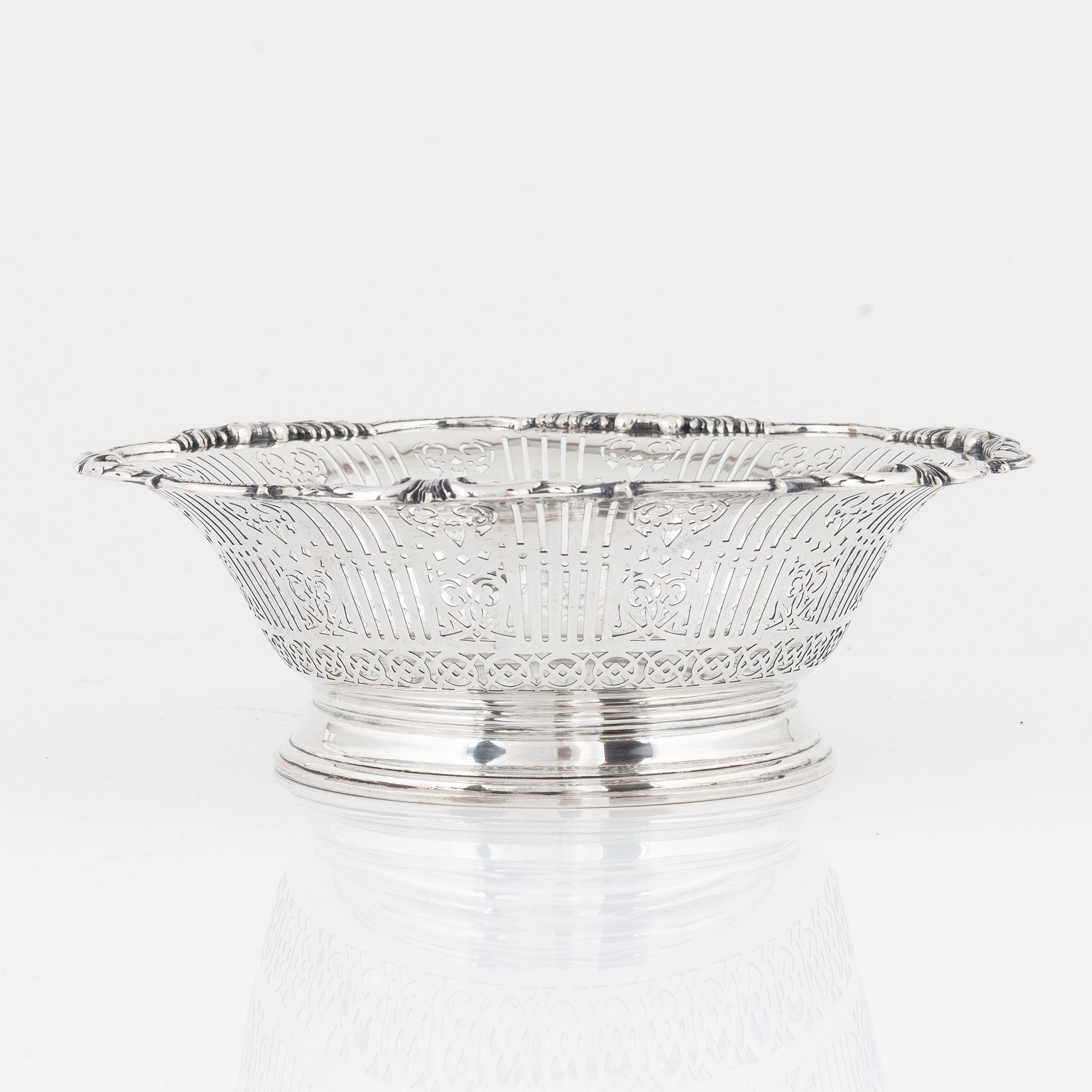 A German Silver Basket, mark of Gebrüder Deyhle, Schwäbisch Gmünd, circa 1900.