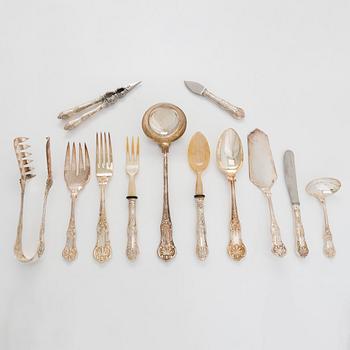 Bestickuppsättning, 143 delar, silver 800, Mellaneuropa. Finska importstämplar.