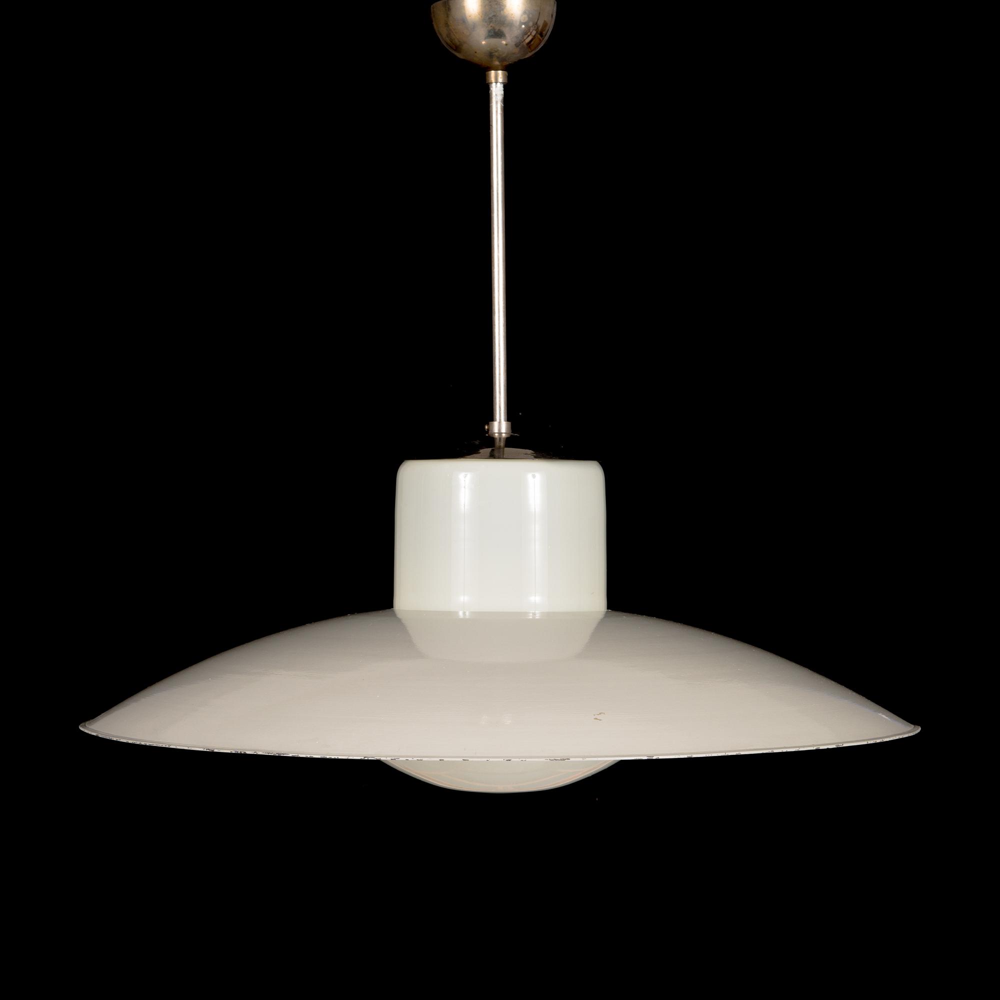 Paavo Tynell, A '1673' pendant lamp for Taito 1940.