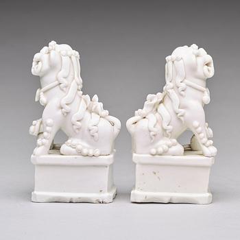 A pair of blanc de chine joss stick holders, Qing dynasty, Kangxi (1662-1722).