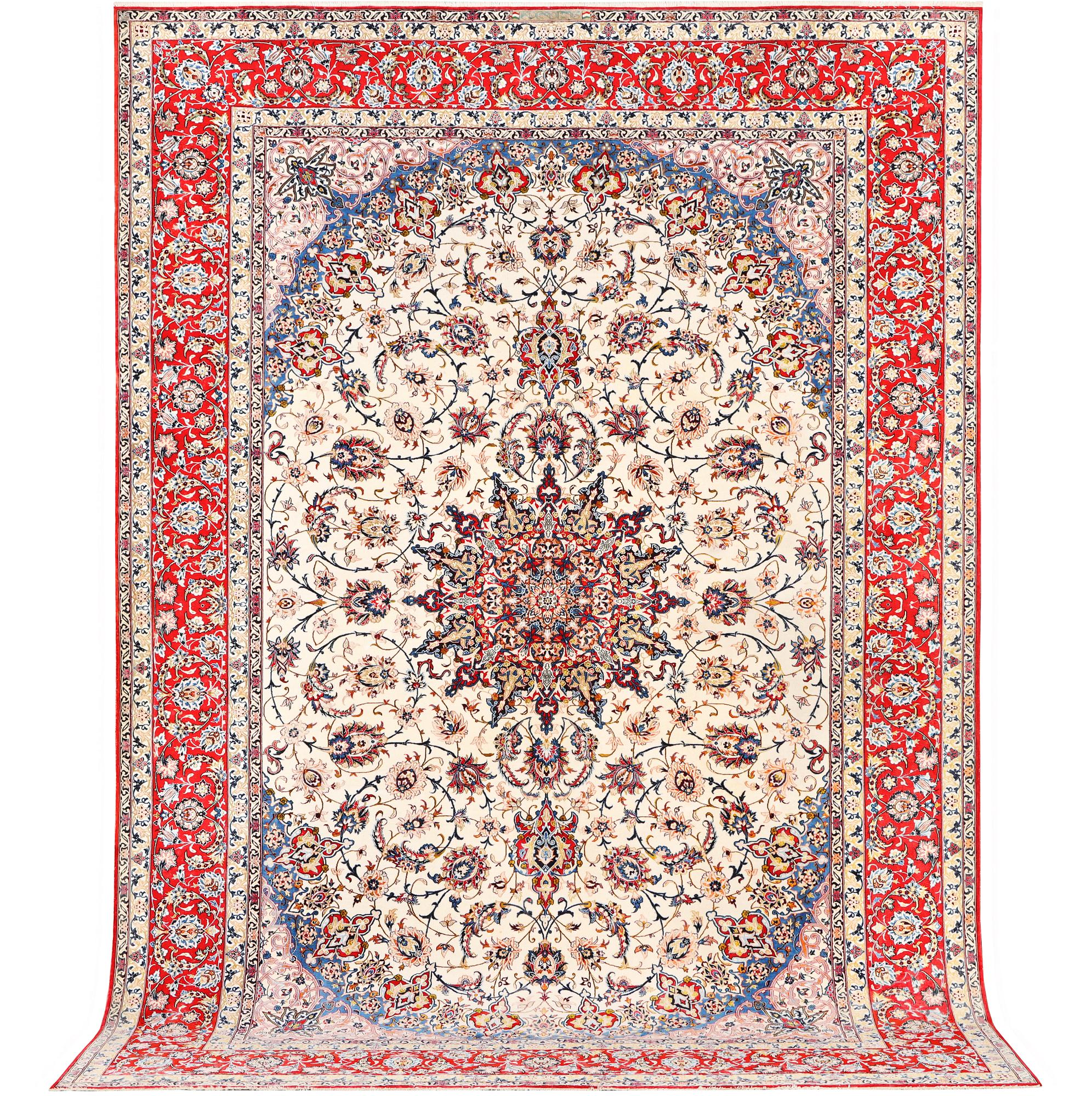 An Esfahan carpet, part silk, ca. 372 x 255 cm.