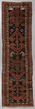 A runner, Sarab, signed, possibly, ca 315 x 90 cm.
