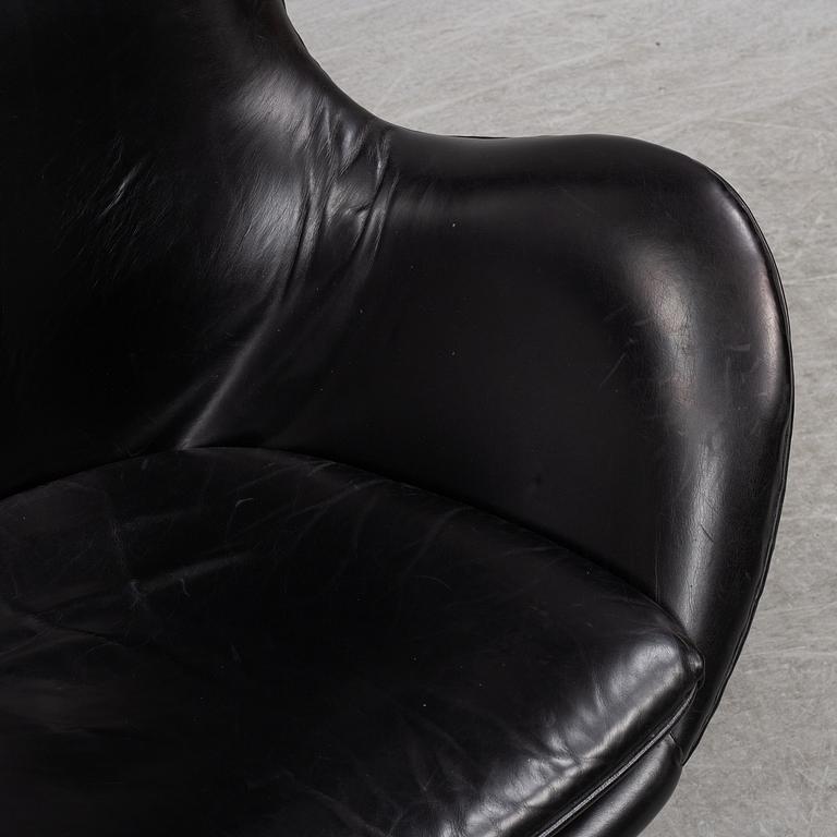 ARNE JACOBSEN,  fåtölj, "Ägget/ The Egg Chair", Arne Jacobsen, Fritz Hansen, Danmark 1960-tal.