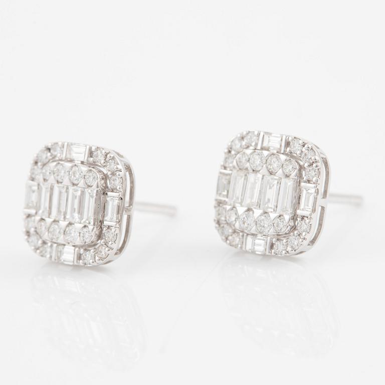 Earrings, 18K white gold set with brilliant-cut and baguette-cut diamonds.