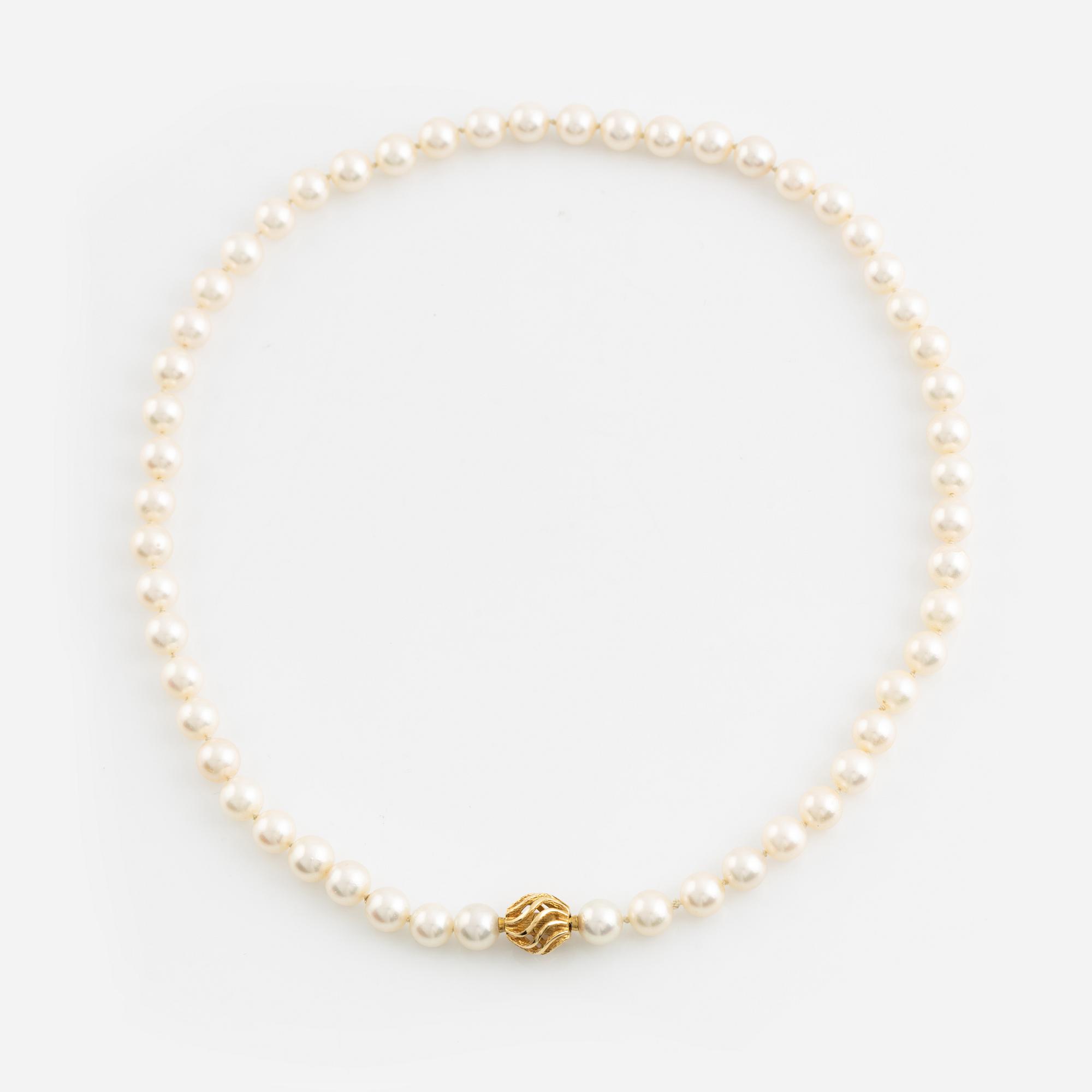 Collier med odlade pärlor, bajonettlås 18K guld.