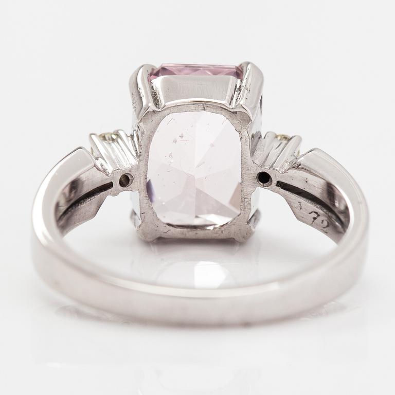 An 18K white gold ring with a morganite and diamonds ca. 0.06 ct in total. Sweden 1966.