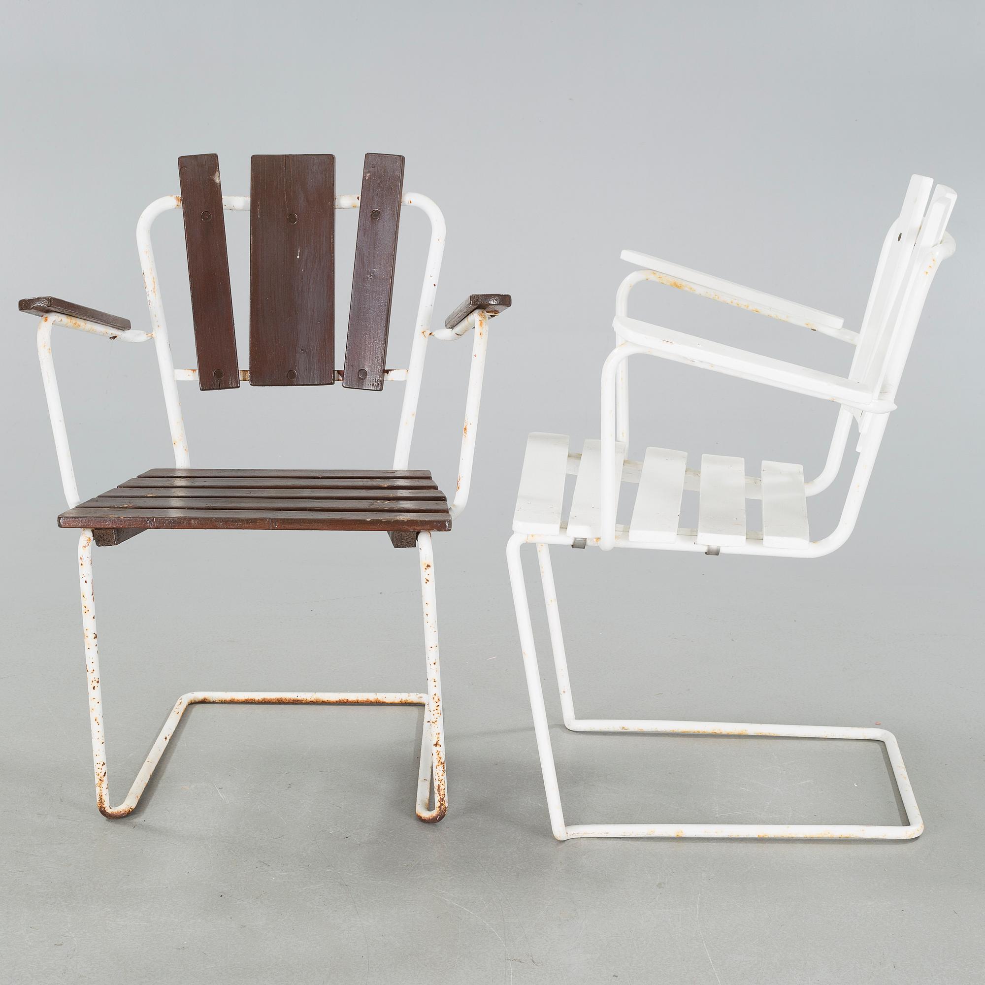 A garden table "8/90" and four garden chairs "P1", by AB Trädgårdsmöbler Osby.