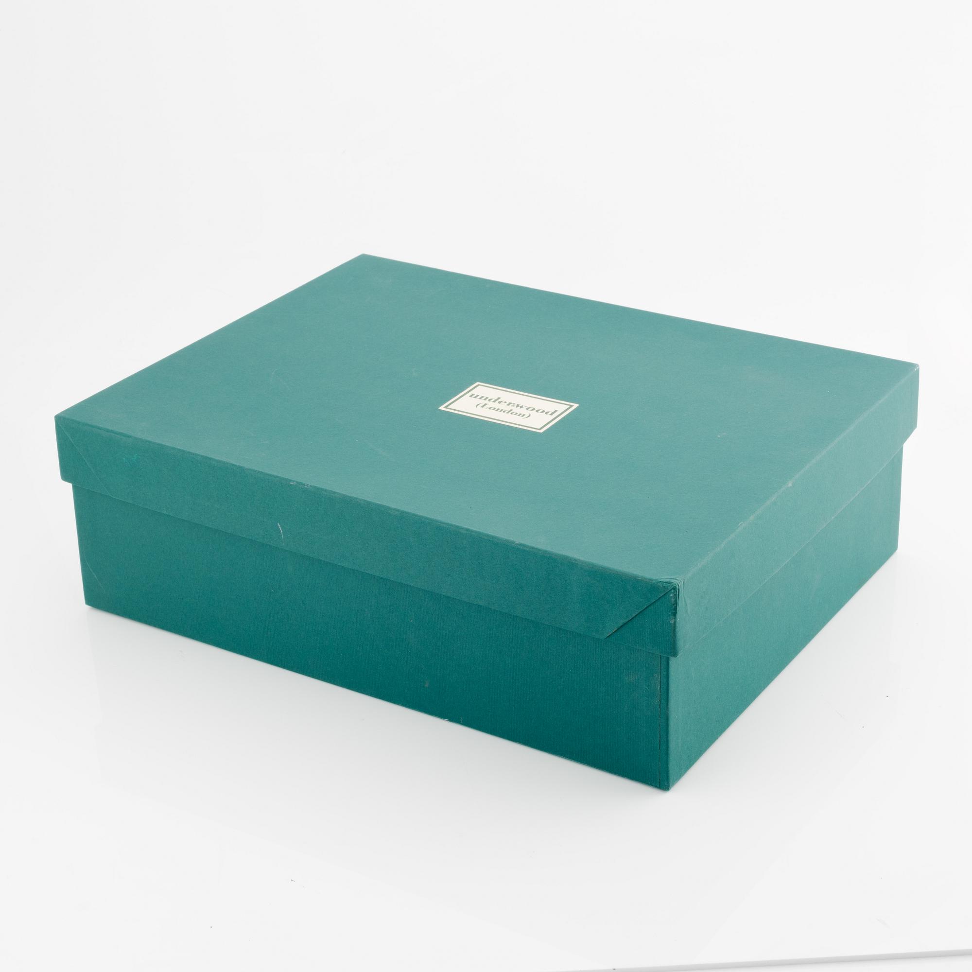 Underwood London Watch Storage Box for six Watches. Bukowskis