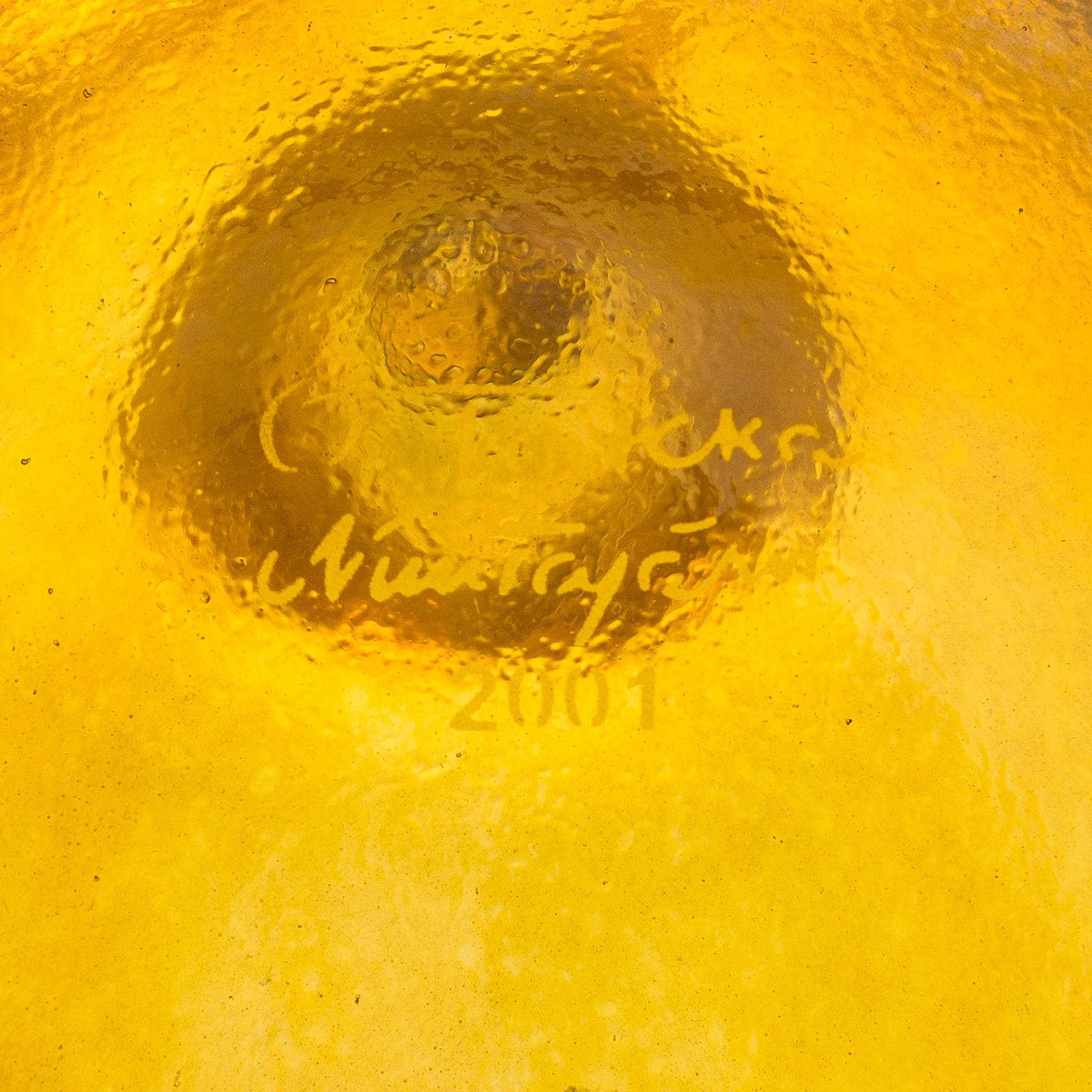 Oiva Toikka, "årsfågel 2001", signerad O. Toikka Nuutajärvi.