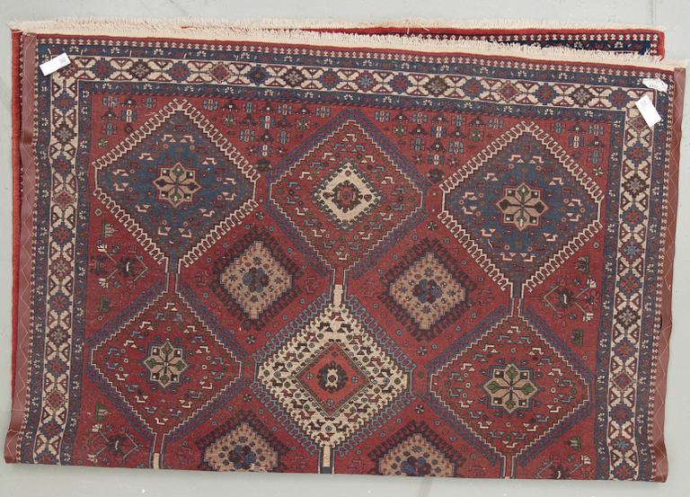 A carpet from Yalameh, around 287 x 212 cm.