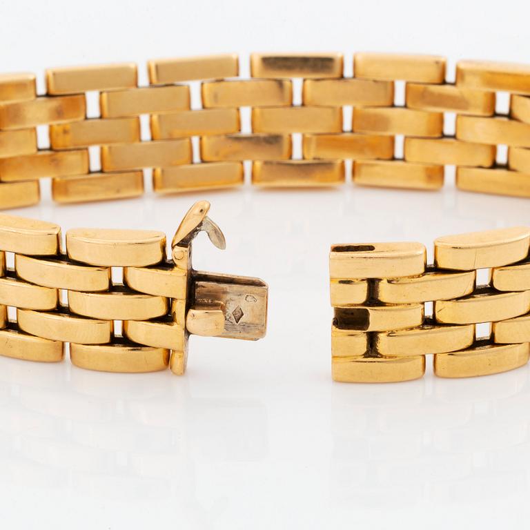 A Cartier "Maillon Panthère" 18K gold bracelet.