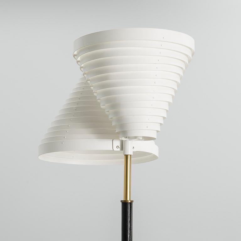ALVAR AALTO, FLOOR LAMP, A 810. Stamped Valaistustyö.