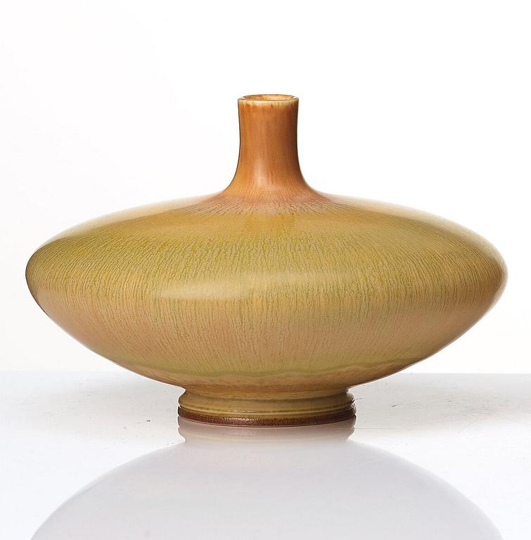 BERNDT FRIBERG, a stoneware vase, Gustavsberg studio, Sweden 1973.