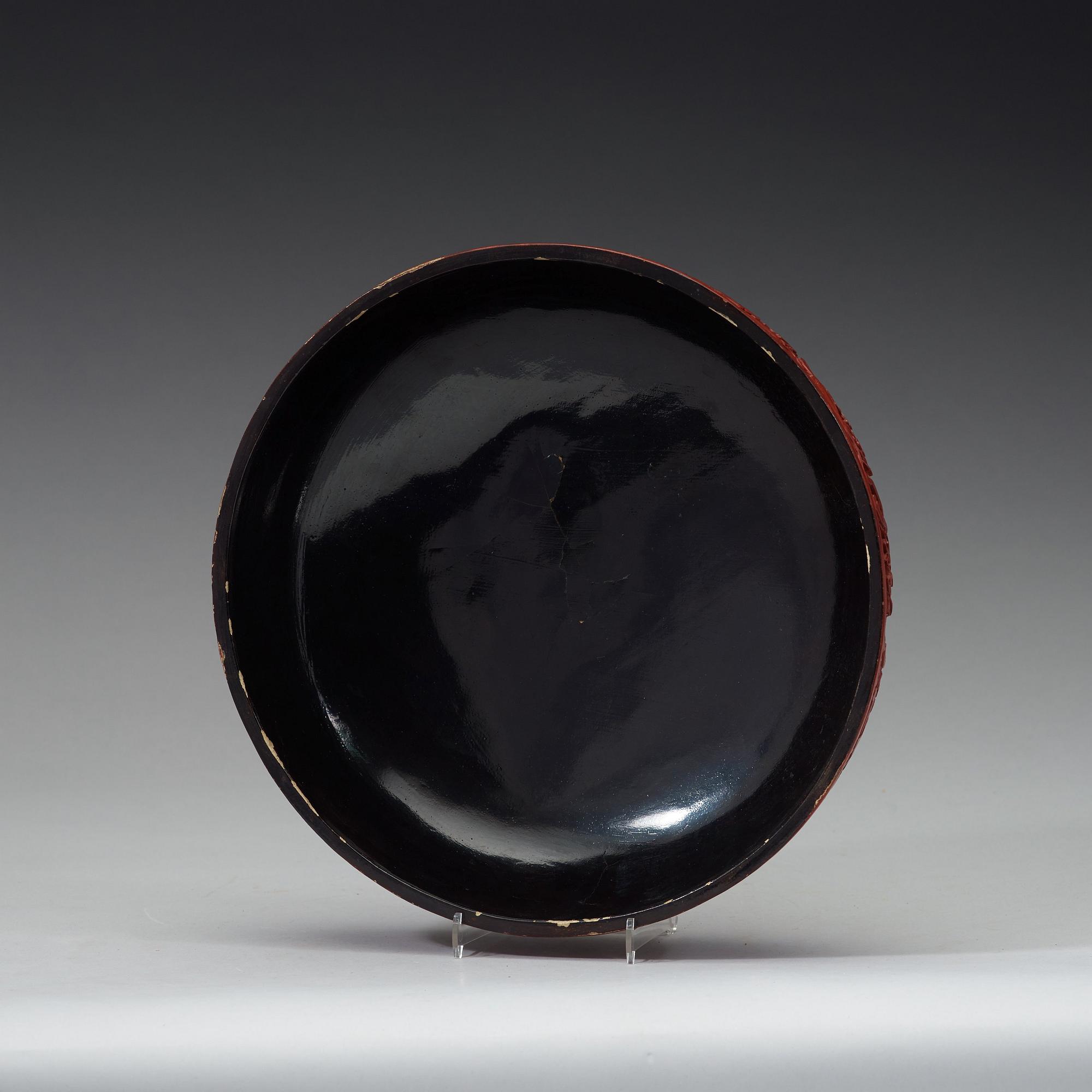 A large lacquer box with cover, Qing dynasty, with Qianlongs mark.