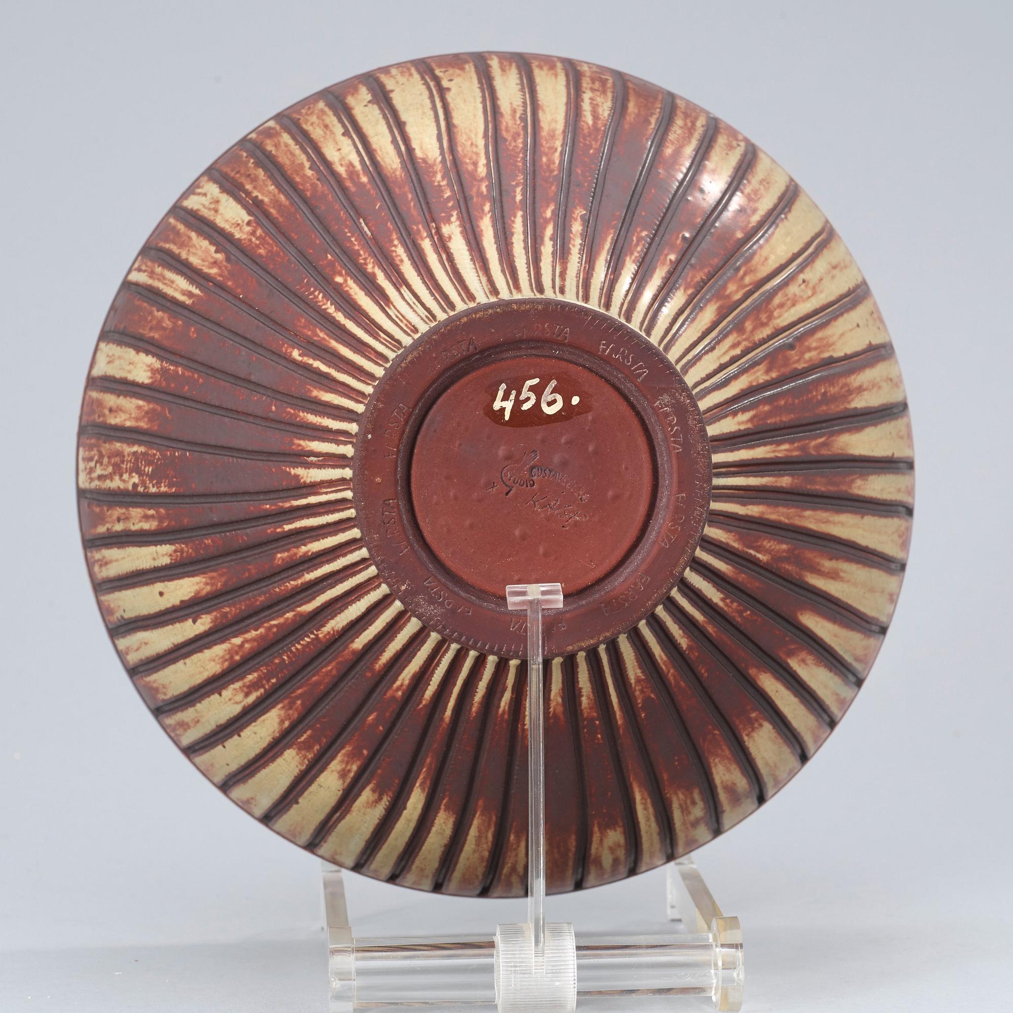 A Wilhelm Kåge 'Farsta' stoneware bowl, Gustavsberg Studio 1953.