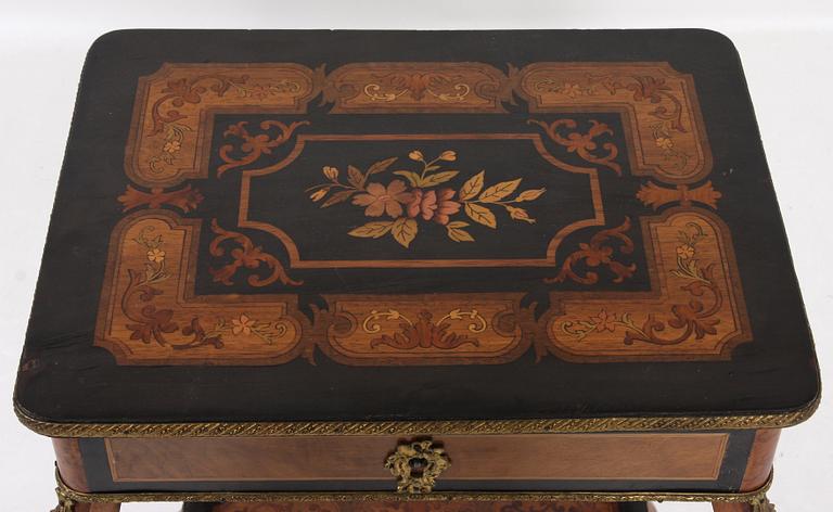 BORD, Louis XV-stil, 1900-tal.