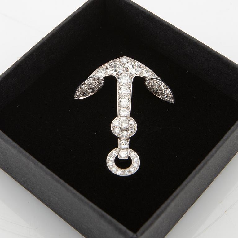 Brooch in the form of an anchor made of 18K white gold with diamonds.