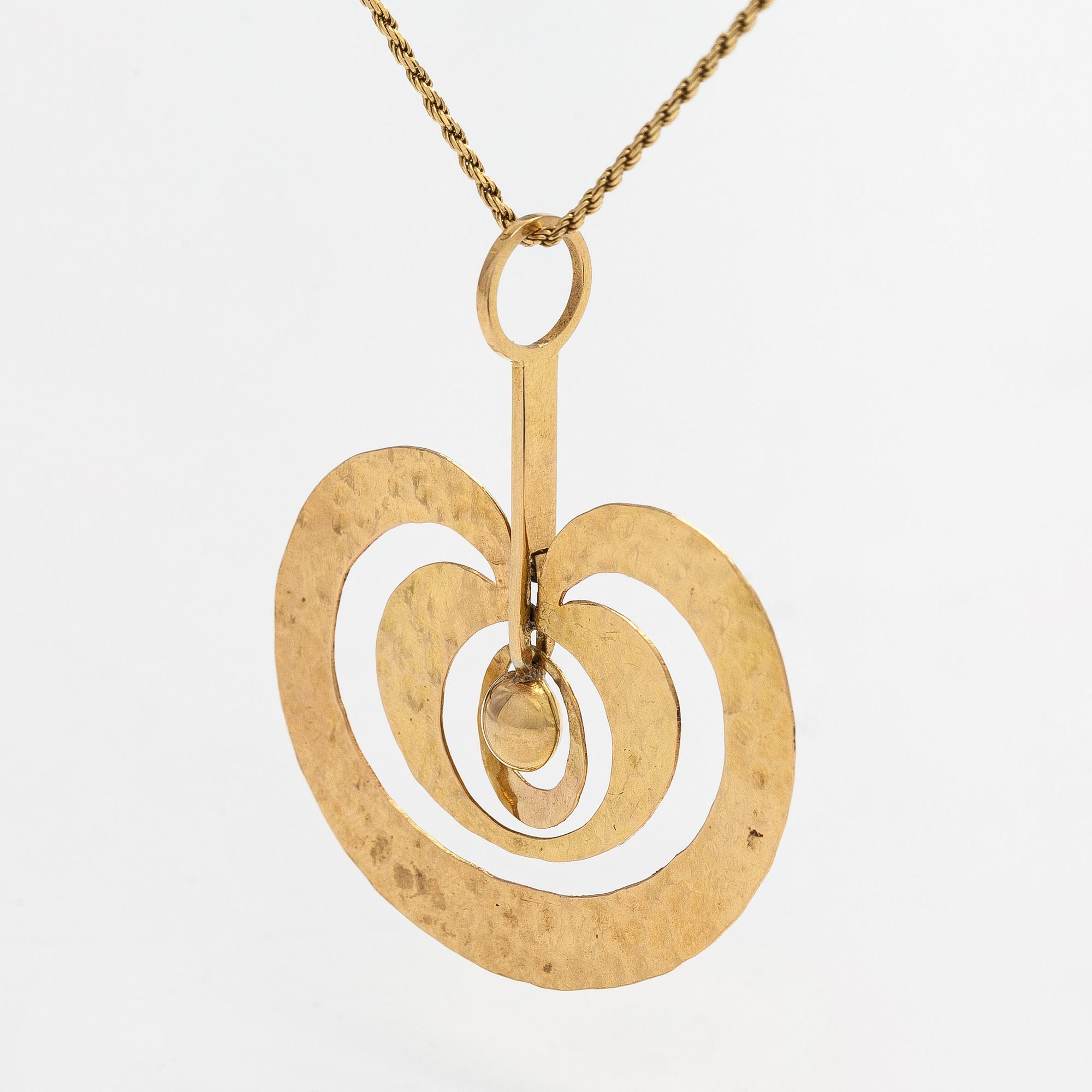 Tapio Wirkkala, pendant, "Apple", 18K gold.