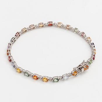 Armband, 18K vitguld med multifärgade safirer och diamanter.