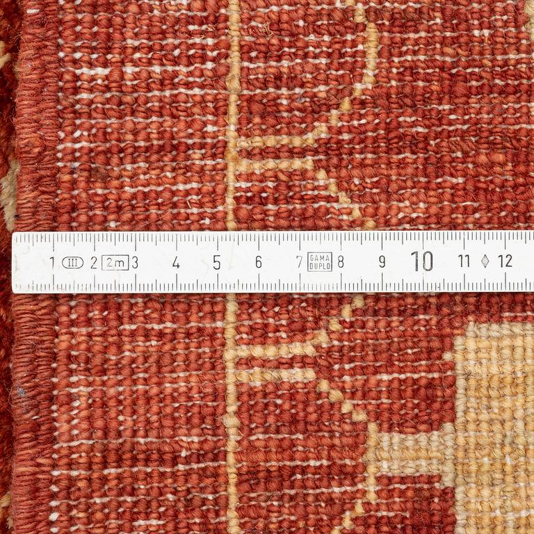 Matta, orientalisk, ca 233 x 173 cm.