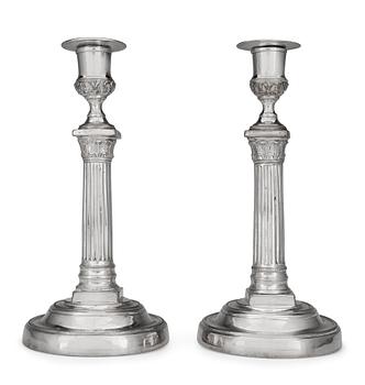 322. A PAIR CANDLESTICKS.