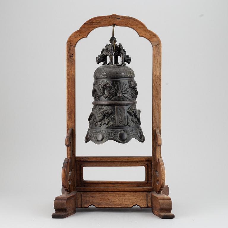 A Chinese bronze bell, early 20th Century.