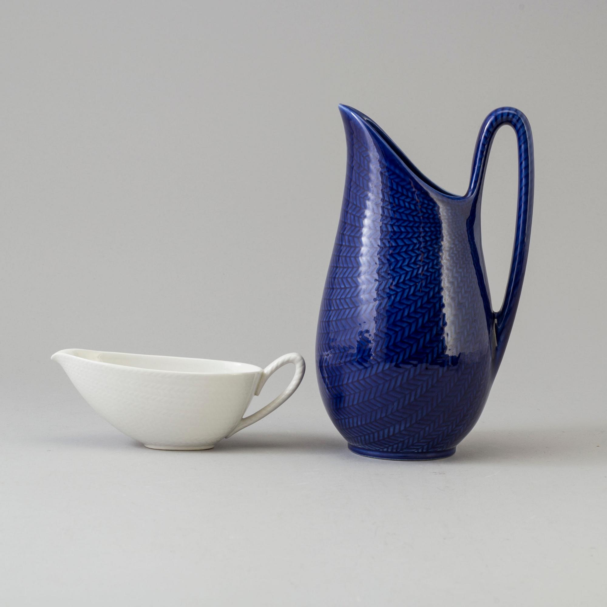 55 pcs of 'Blå Eld' porcelain service by Hertha Bengtsson fr Gustavsberg, second half of the 20th century.