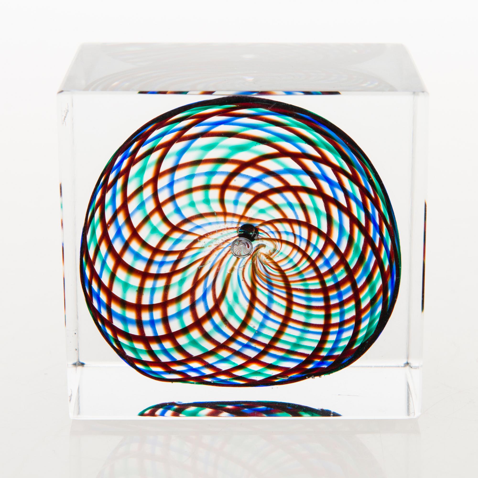 OIVA TOIKKA, An annual glass cube, signed Oiva Toikka Nuutajärvi 1994 and numbered 528/2000.