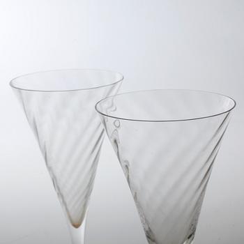 GUNNAR CYRÈN, vinglas, 8 stycken, glas, "Helena", Orrefors, sent 1900-tal.