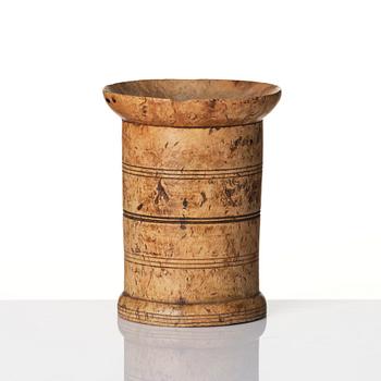 A birch sand caster, 18th/19th century.