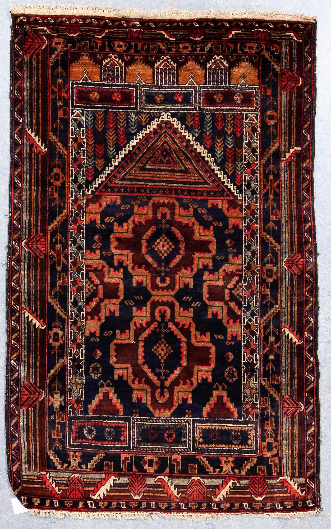 MATTA, semiantik/old Beluch. Ca 138 x 84.