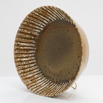 Toini Muona, A ceramic bowl, signed TM, Arabia. Finland.