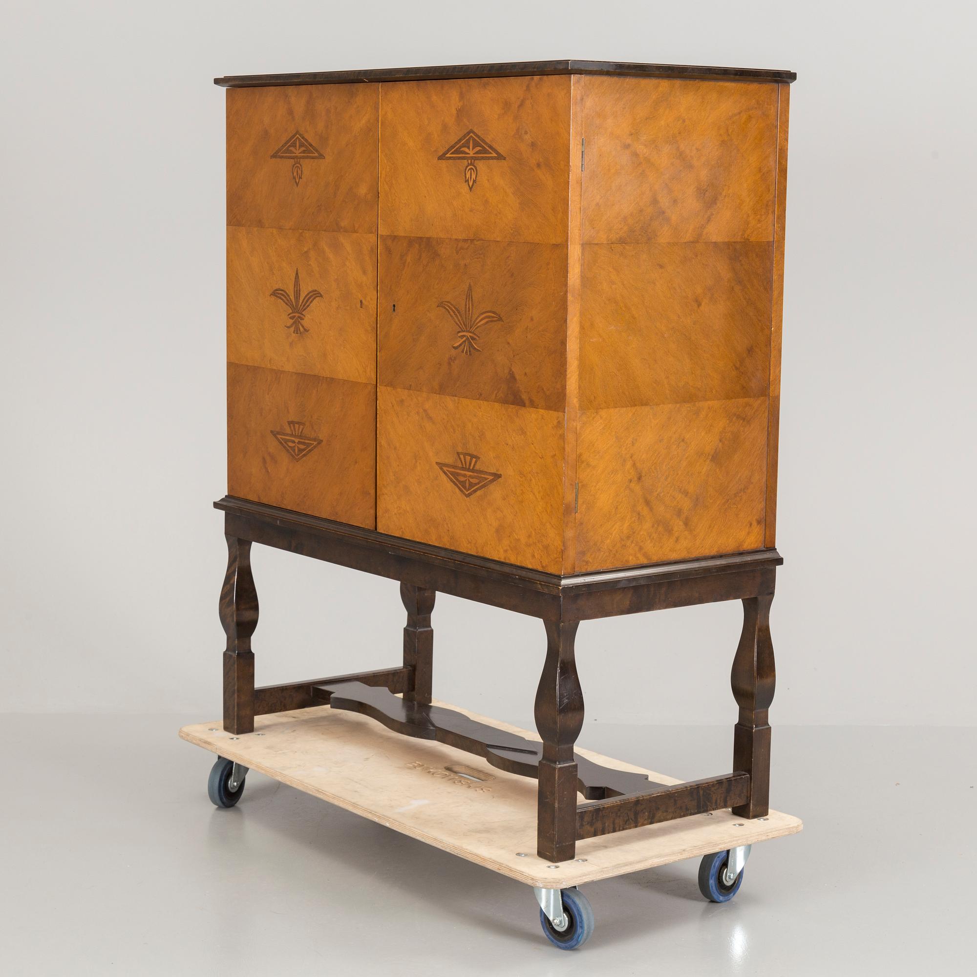 A Carl Malmsten "Haga" cabinet, Nordiska Kompaniet NK 1926.