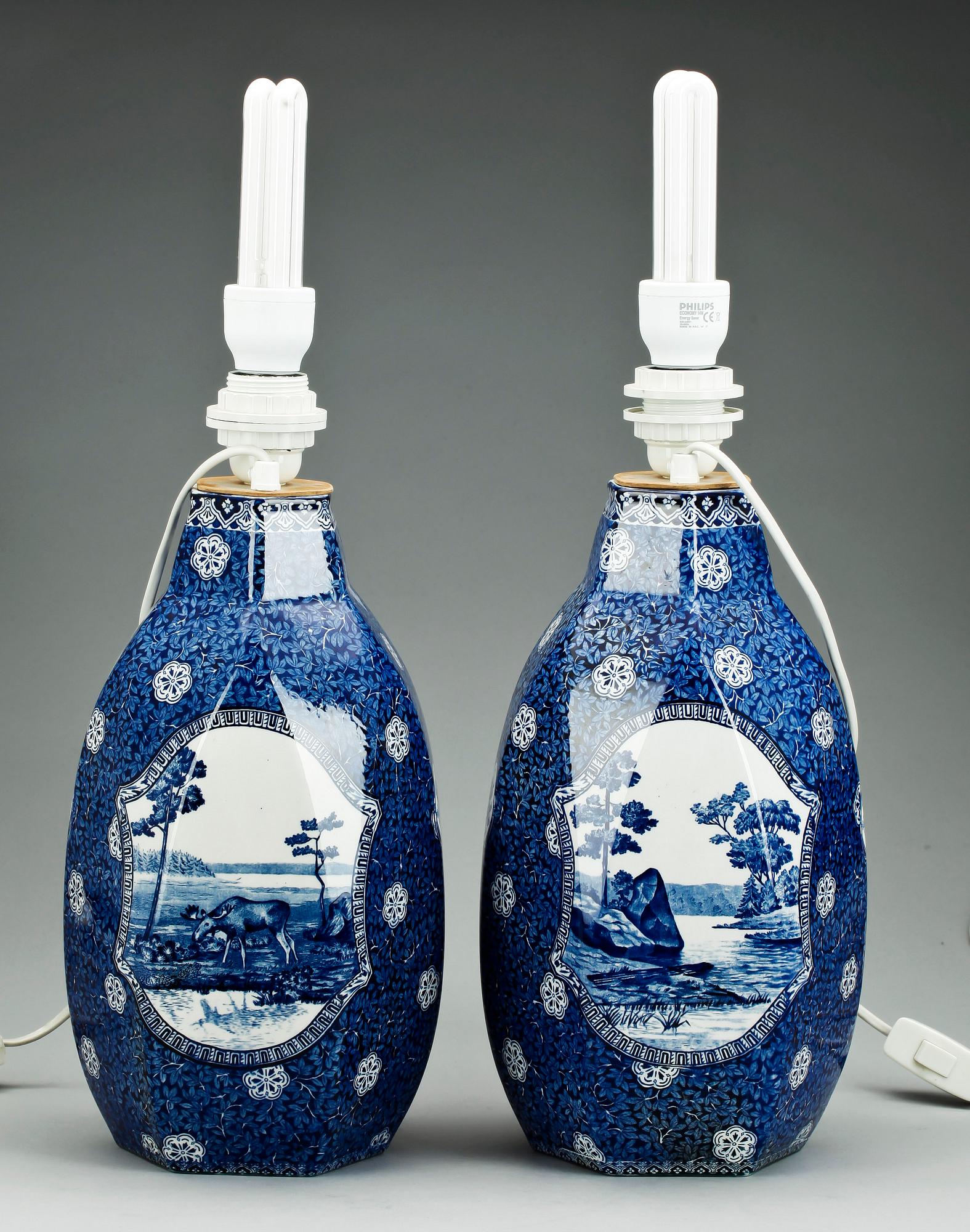 BORDSLAMPOR, ett par, porslin, Rörstrand, tidigt 1900-tal.