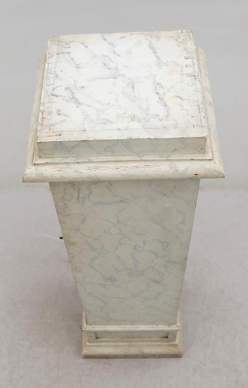 KOLONNSKÅP, omkring år 1900.