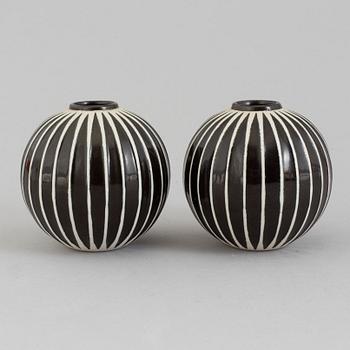 A par of second half of the 20th century 'Domino' vases by Stig Lindberg.