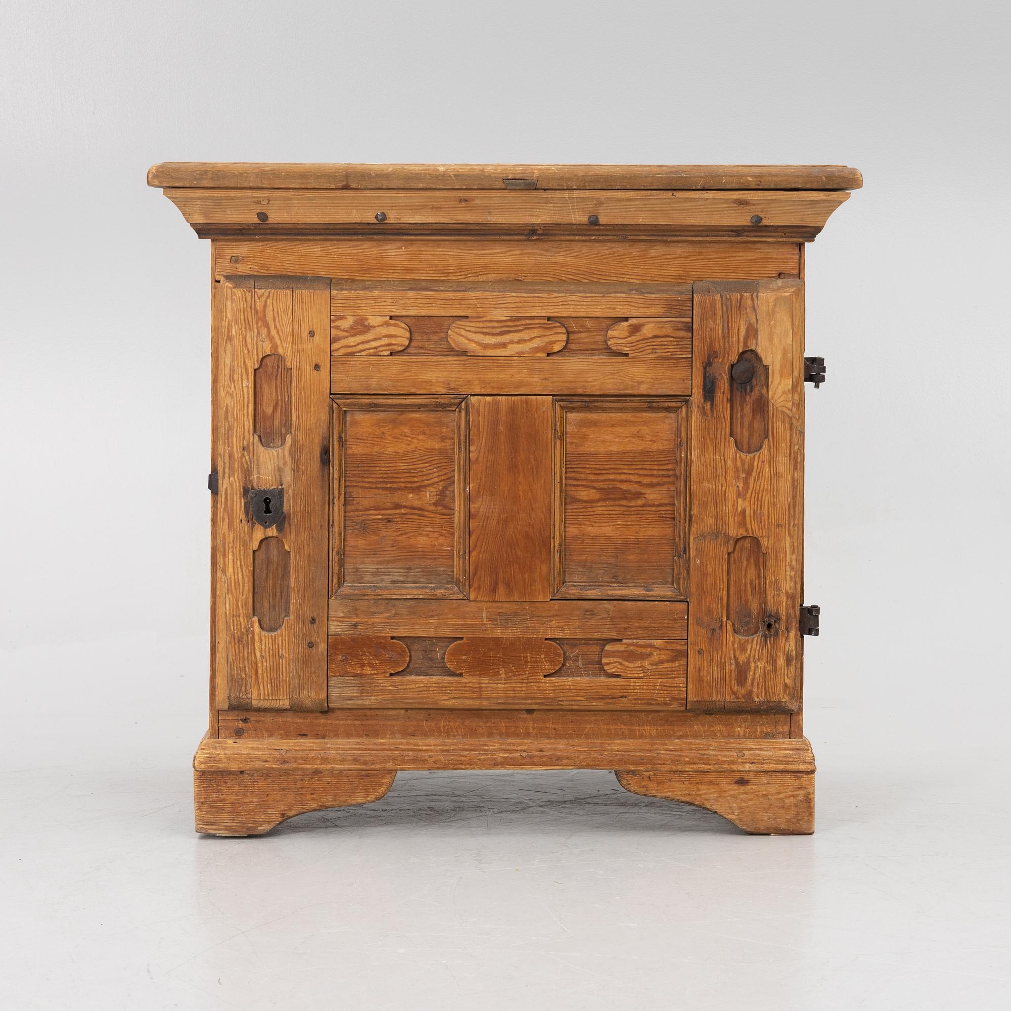 A Swedish provincial pine cabinet, 18th/19th century.
