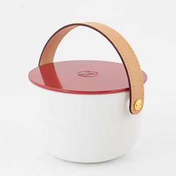 Louis Vuitton, scented candle (Red).
