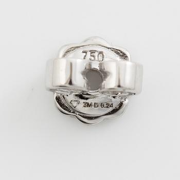 Earrings 18K white gold set with brilliant-cut diamonds, accompanied by GIA dossier.