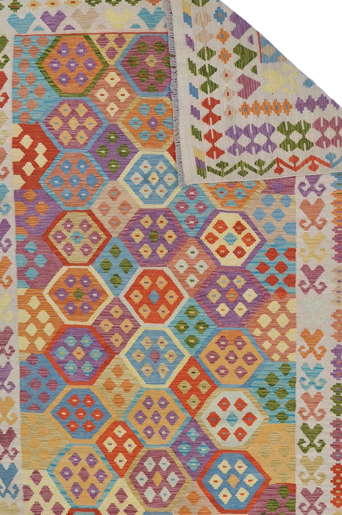 A CARPET, kilim, ca 297 x 204 cm.