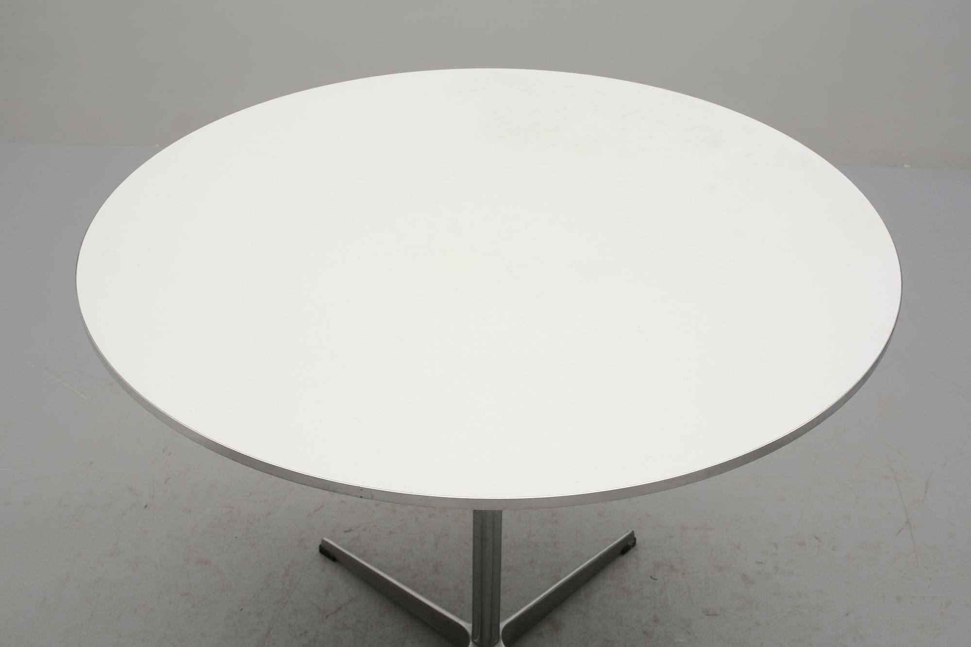 BORD, Arne Jacobsen, Bruno Mathsson & Piet Hein för  Fritz Hansen, Danmark, 1981.