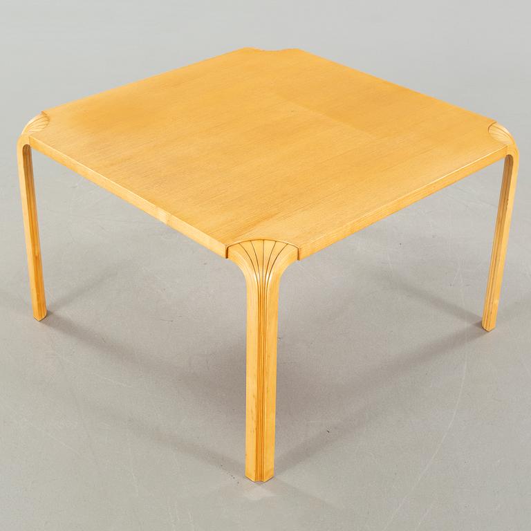 ALVAR AALTO, bord, modell "MX800B", Artek, 1900-talets andra hälft.