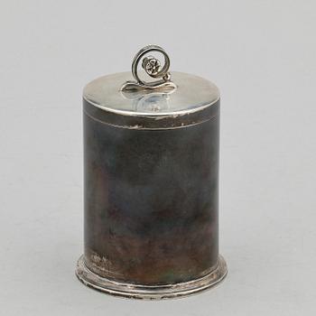 CIGARETTBURK, silver, Nordisk silverkonst Helsingborg 1949. Total vikt ca 170 gram.