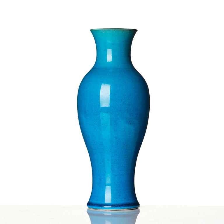Vas, porslin. Qingdynastin, Kangxi (1662-1722).